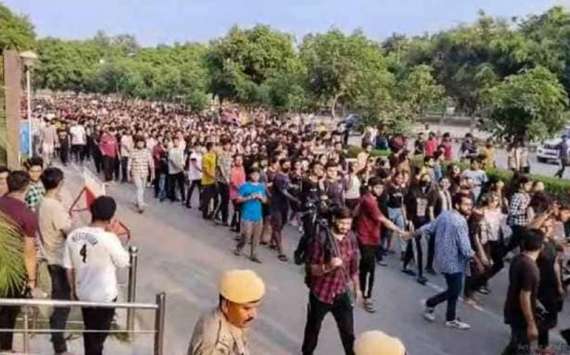بھارت کی چندی گڑھ یونیورسٹی میں طالبات کاشدیداحتجاج