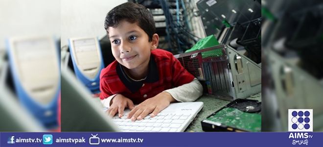 پاکستانی نژاد برطانوی بچے ایان قریشی نے دنیا کے کم عمر ترین کمپیوٹر پروفیشنل ہونے کا اعزاز حاصل کرلیا ہے۔