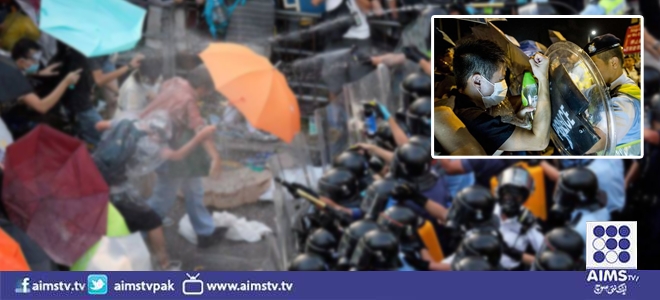 ہانگ کانگ میں جمہورت نوازوں کی پولیس کےساتھ جھڑپیں