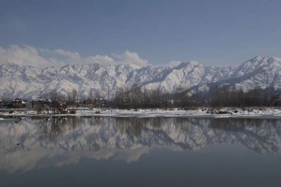 ہمالی کشمیر میں بھاری برف ہلاکت کا باعث بن گیا۔