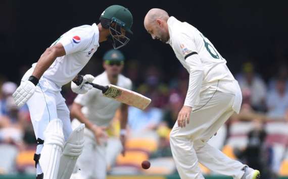 پاکستان مقابلہ آسٹریلیا، پیلی اننگزمیں پاکستان کی بیٹنگ لائن لڑکھڑاگئی