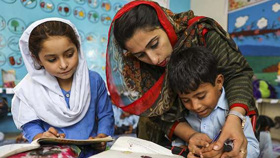 تین پاکستانی اساتذہ کی ورلڈ موسٹ ڈیڈیکیٹڈ ٹیچرزایوارڈ کےلئےنامزدگی